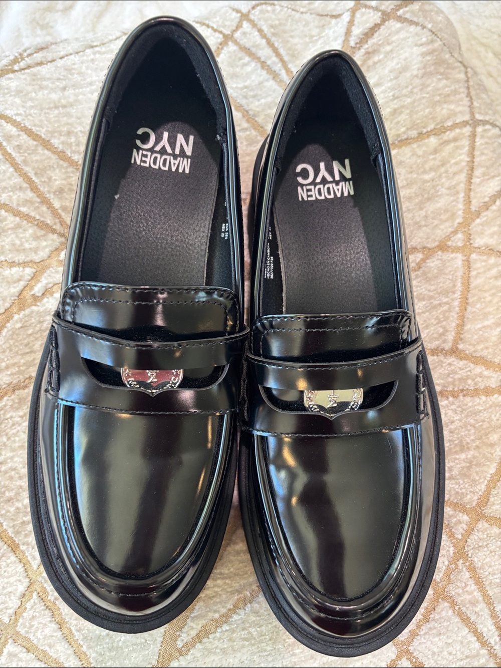NEW Madden NYC Women's Size 8 Chunky Y2K Platform Lug Sole Penny Loafers Black - Picture 3 of 9